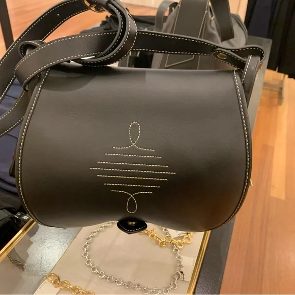 Banana Republic Black Leather Shoulder Bag with Embossed Design - Picture 7 of 7